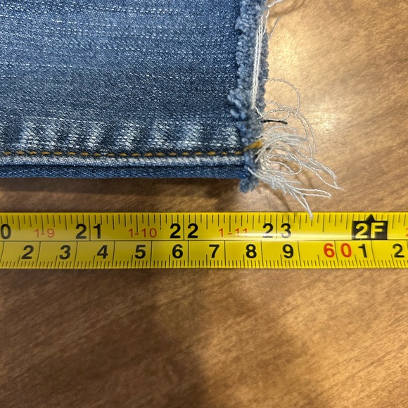 Judy Blue JB8240MD Women’s Low Rise Distressed Jeans Size 11 30x32.75 Denim
J - Picture 17 of 17